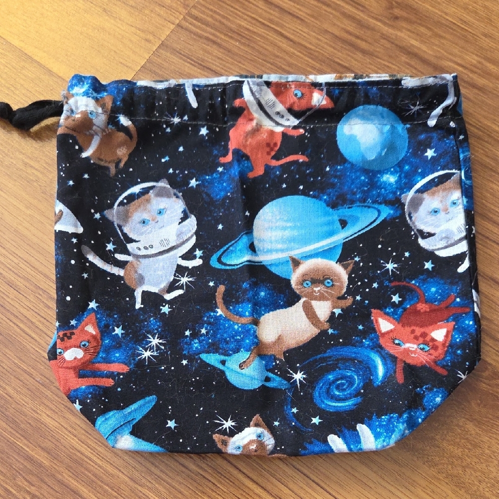LAST CHANCE EUC Handmade Small Project Bag Cat Galaxy Pull-string Box Bottom